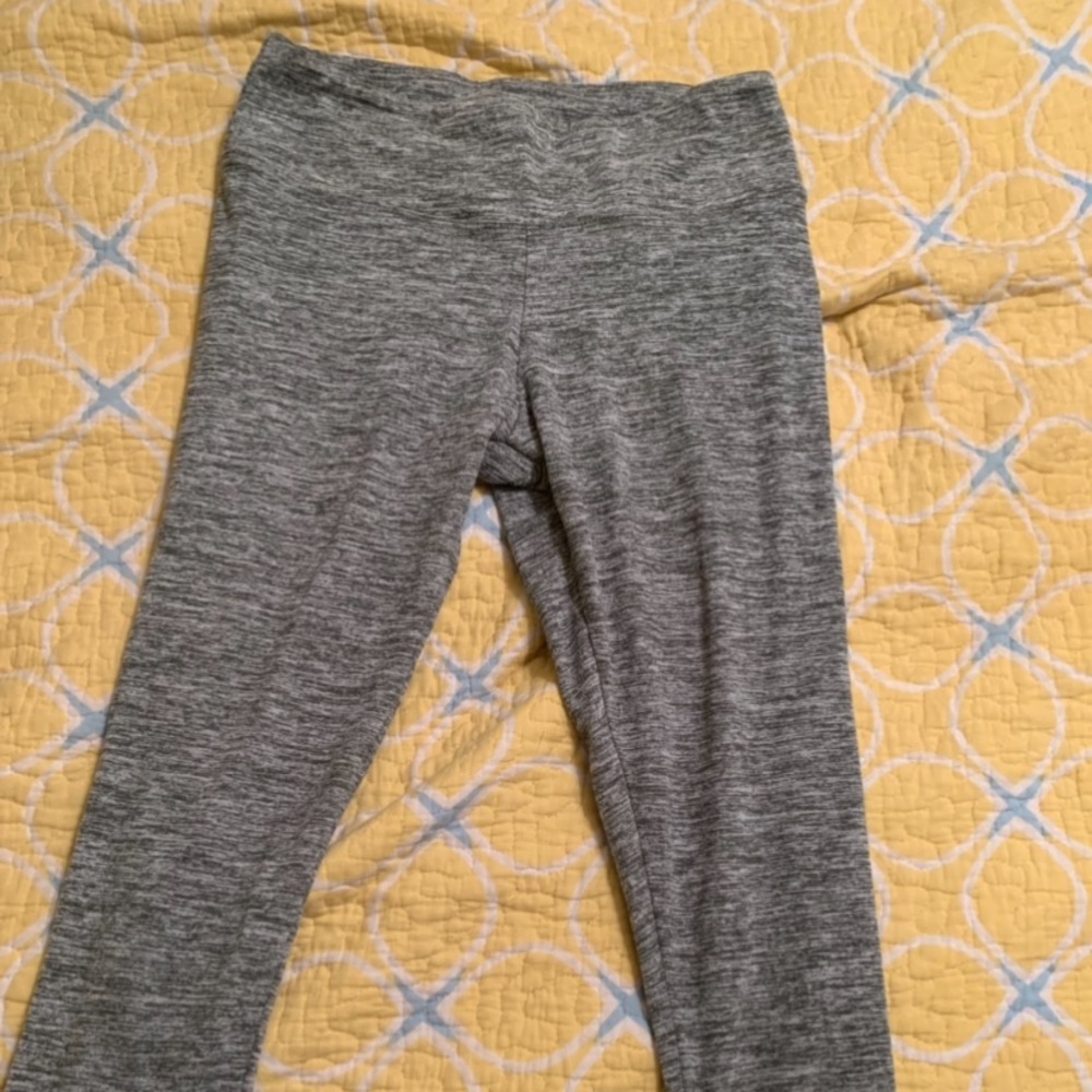 Super soft, gray, leggings. Cut out ankles.